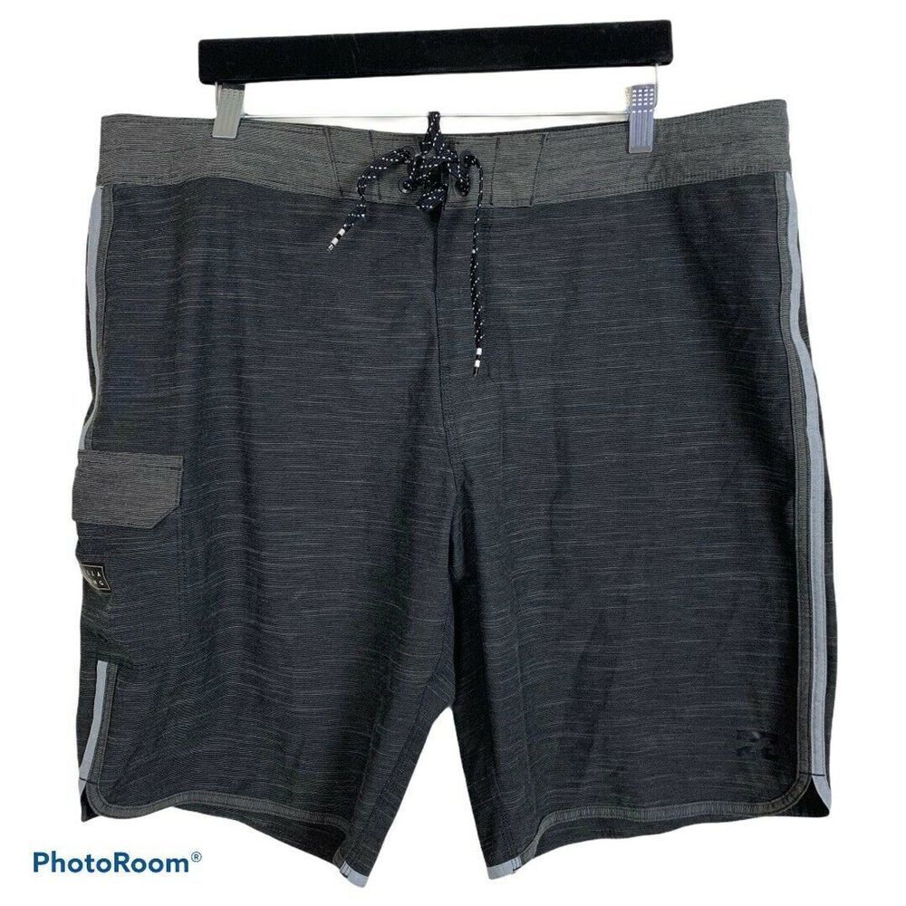 Billabong PlatinumX Men's size 38 Gray Black Board Shorts Resort Beach